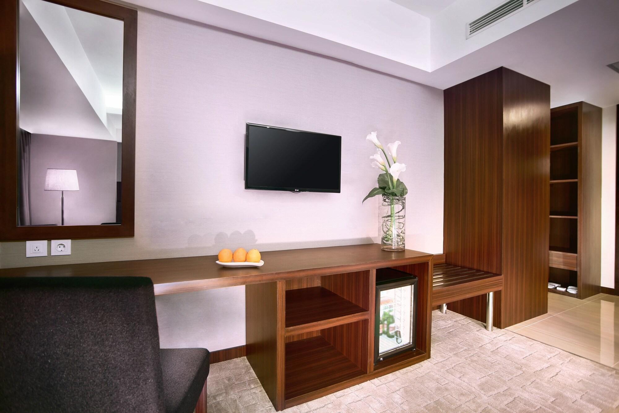Aston Madiun Hotel & Conference Center Extérieur photo