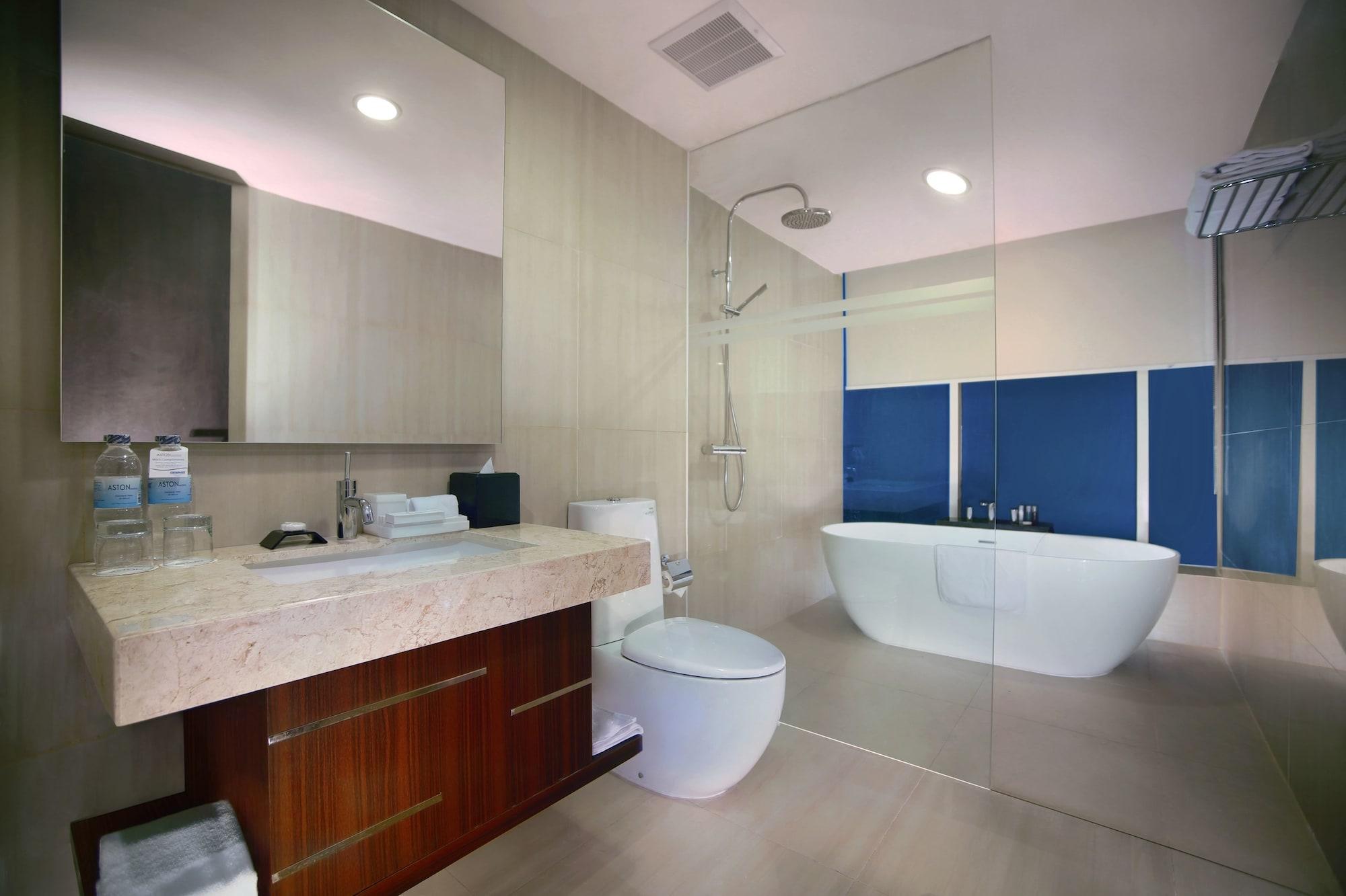 Aston Madiun Hotel & Conference Center Extérieur photo
