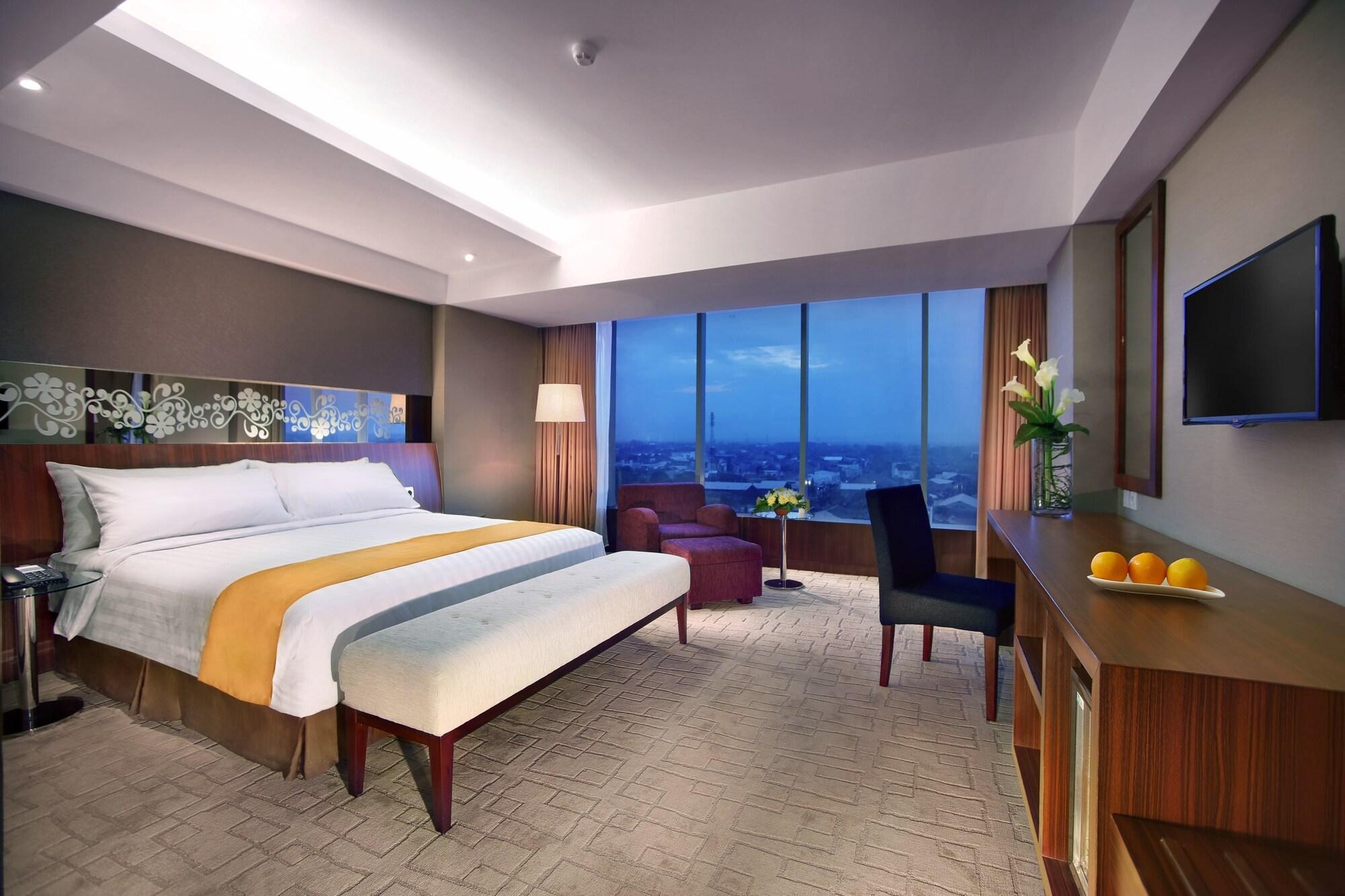 Aston Madiun Hotel & Conference Center Extérieur photo