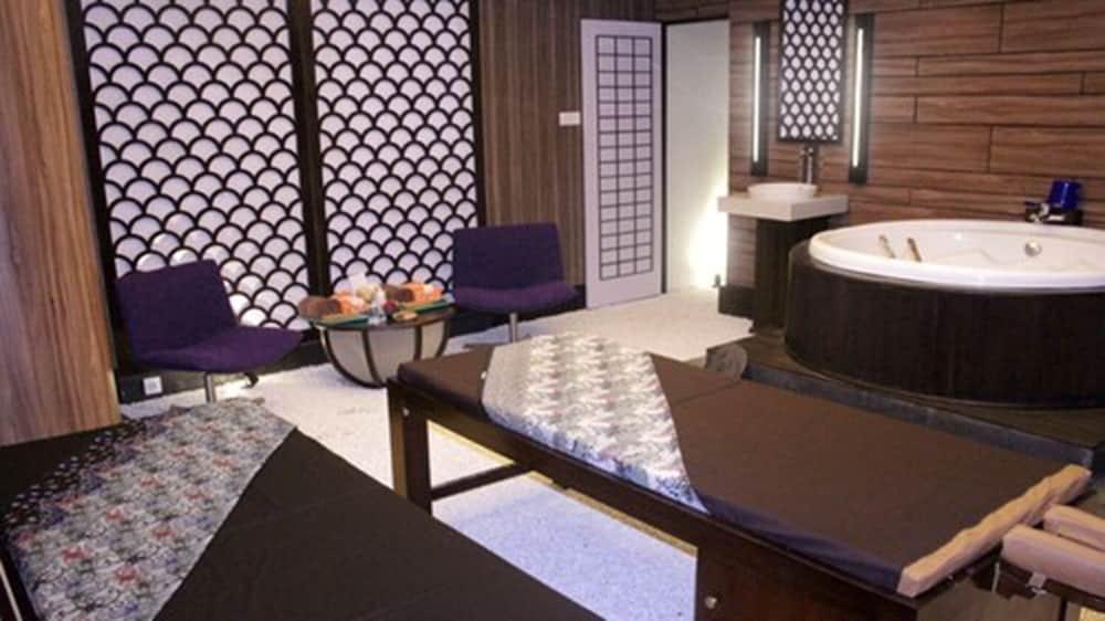Aston Madiun Hotel & Conference Center Extérieur photo