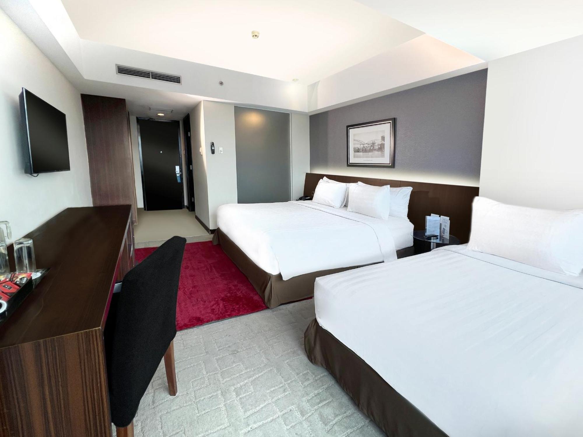 Aston Madiun Hotel & Conference Center Extérieur photo