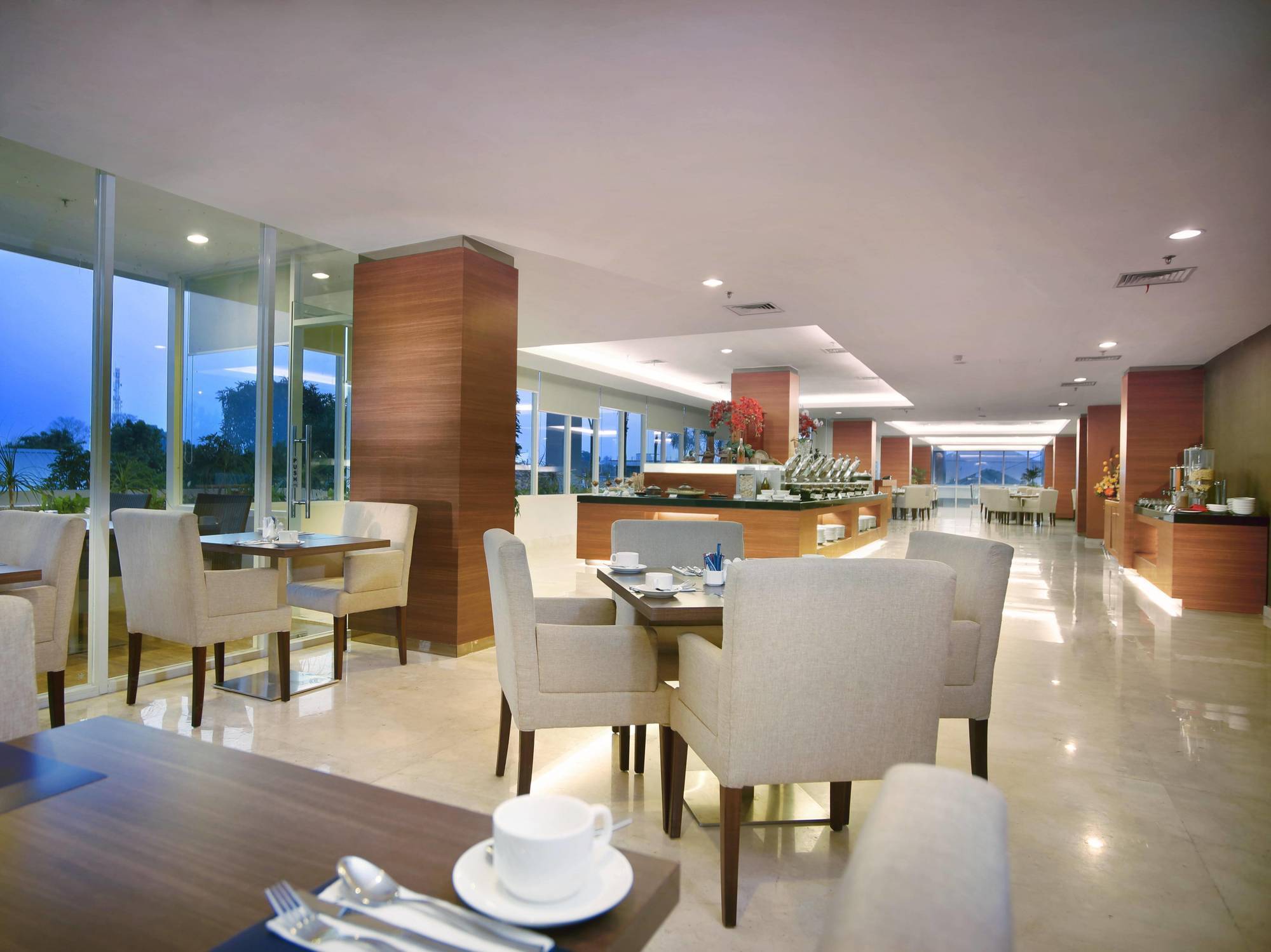 Aston Madiun Hotel & Conference Center Extérieur photo