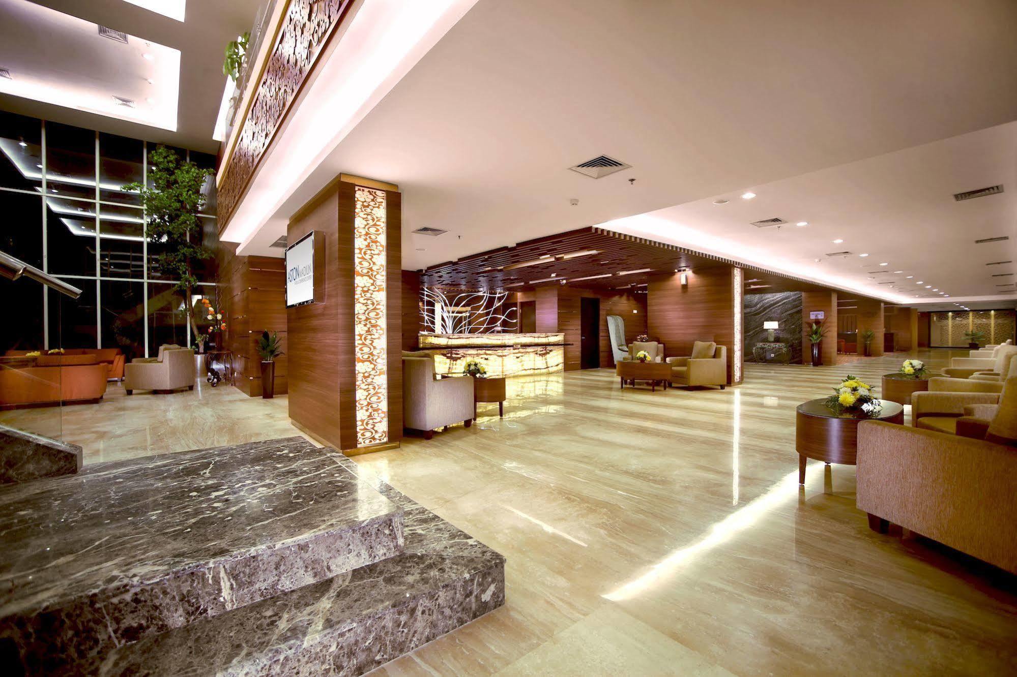 Aston Madiun Hotel & Conference Center Extérieur photo